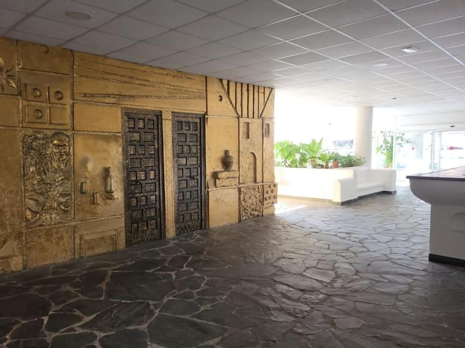 Superbe Apartement En Residence Avec Piscine Roses Exterior foto